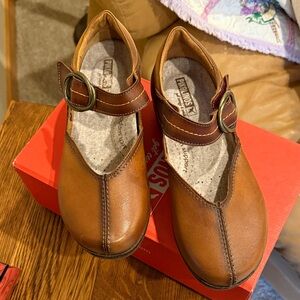 NWT Pinkolinos Granada W0w, Brandy color